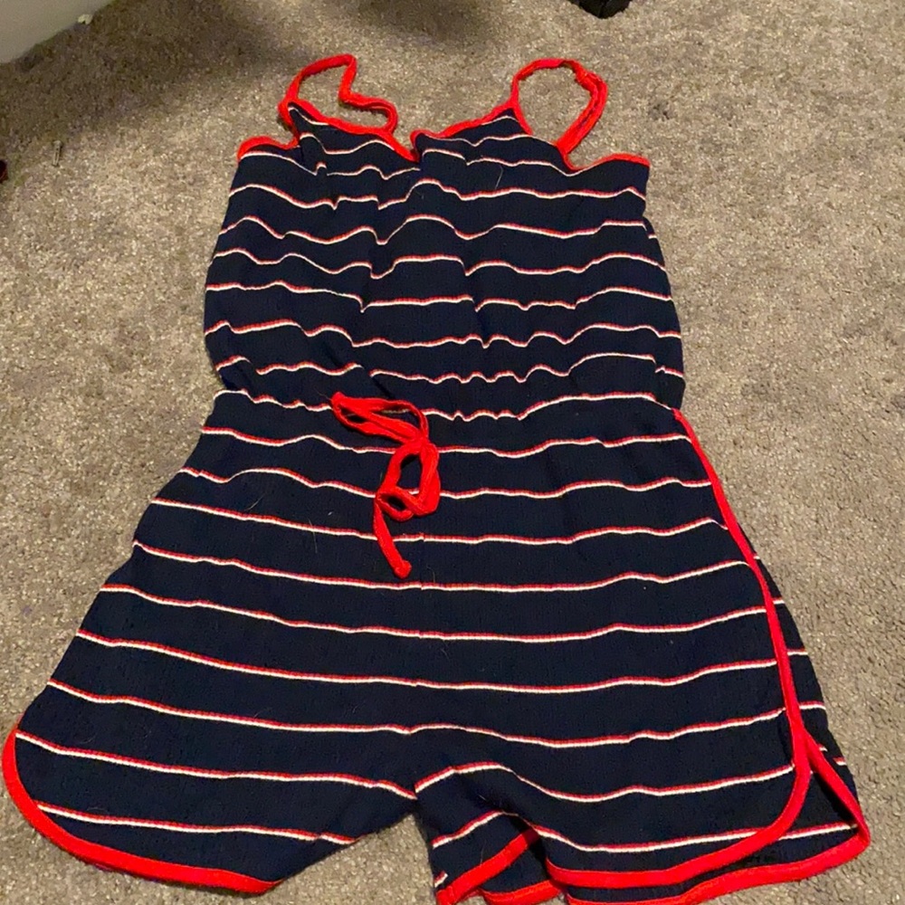 Striped navy blue romper 🌹